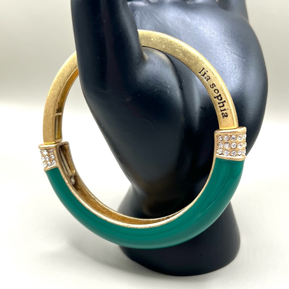 NIB lia sophia “Chromatic” Med stretch bracelet, jungle green, brushed gold tone